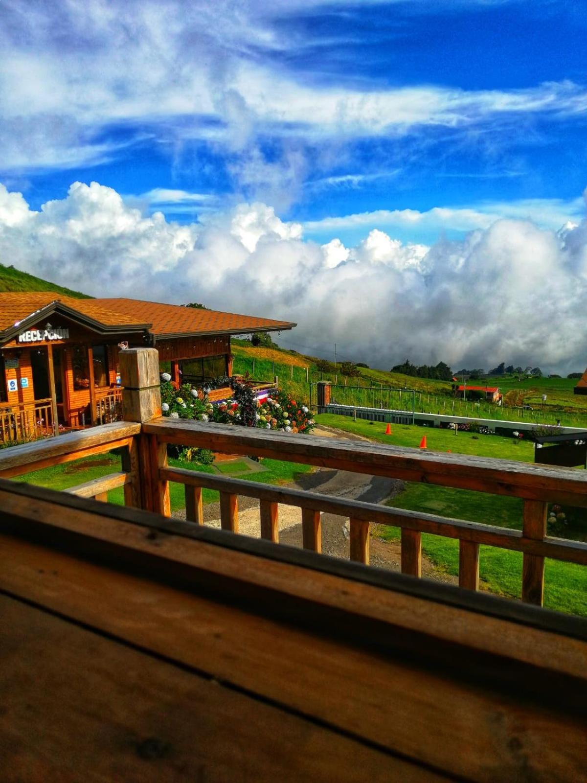 Hotel Cabanas Y Mirador Secret Garden Cr Cartago Kültér fotó